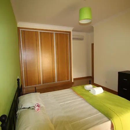 Oura Pereira Daire
